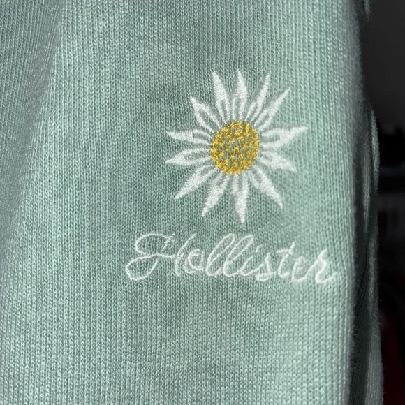 Hollister - Daisy Ultra High-Rise Joggers - Picture 4 of 7